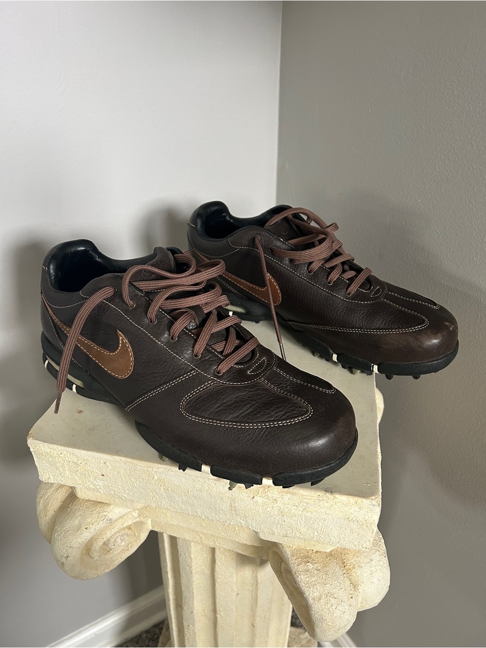 Nike Men's Brown Leather Golf Sneakers with Copper Swoosh